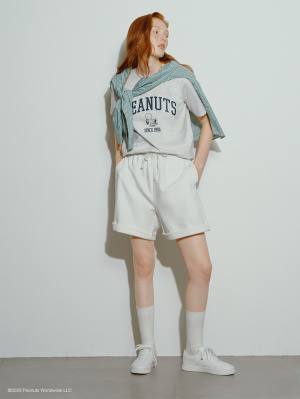 Styling PEANUTS UT Graphic T-Shirt in white