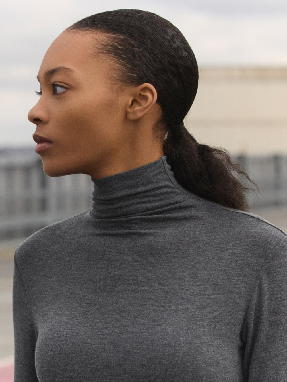 極暖ヒートテックカシミヤブレンドタートルネックT」を使った着こなし