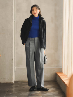 Wide-Fit Pleated Pants