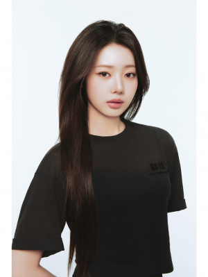 Styling BABYMONSTER UT Graphic T-Shirts