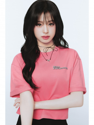 Styling BABYMONSTER UT Graphic T-Shirts