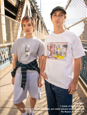 styling Molly POP MART gray t-shirt and MoMA Poster Art Collection t-shirt depicting the rawings of Roy Lichenstein