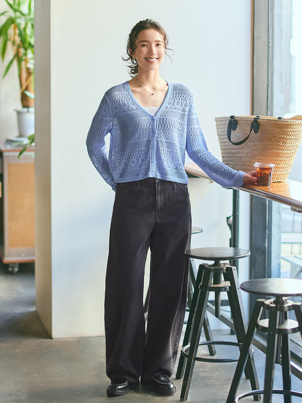 Official Styling for「CROCHET V NECK CARDIGAN 」 - UNIQLO HONG