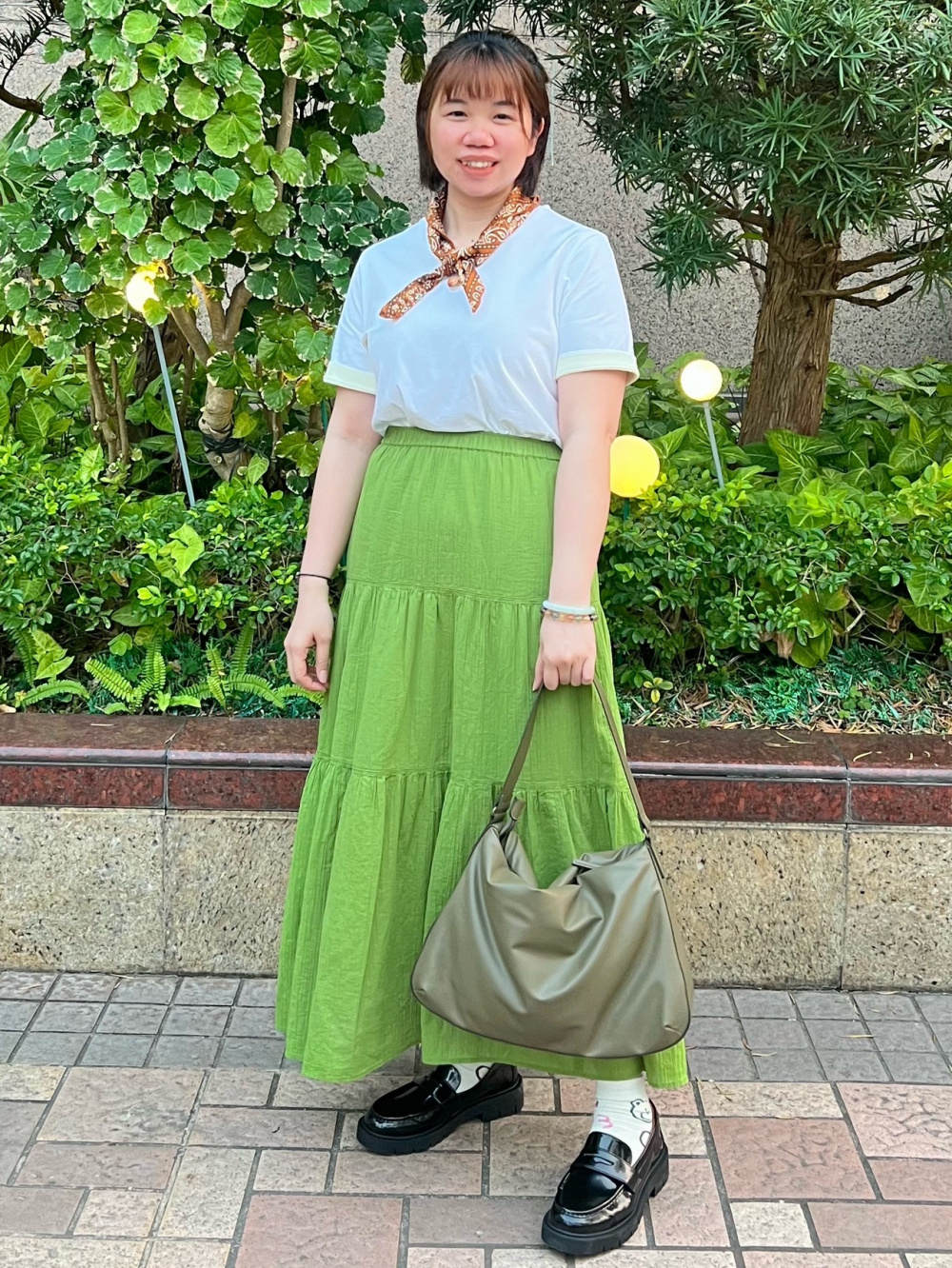 Check styling ideas for「Ultra Stretch AIRism Cropped Short Sleeve T-Shirt  (Co-ord)、Crinkle Cotton Tiered Skirt」