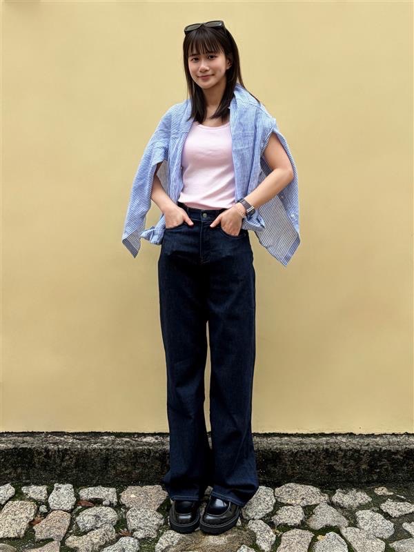 EZY WIDE STRAIGHT JEANS (INSEAM 73-77cm)」的穿搭靈感 | UNIQLO香港