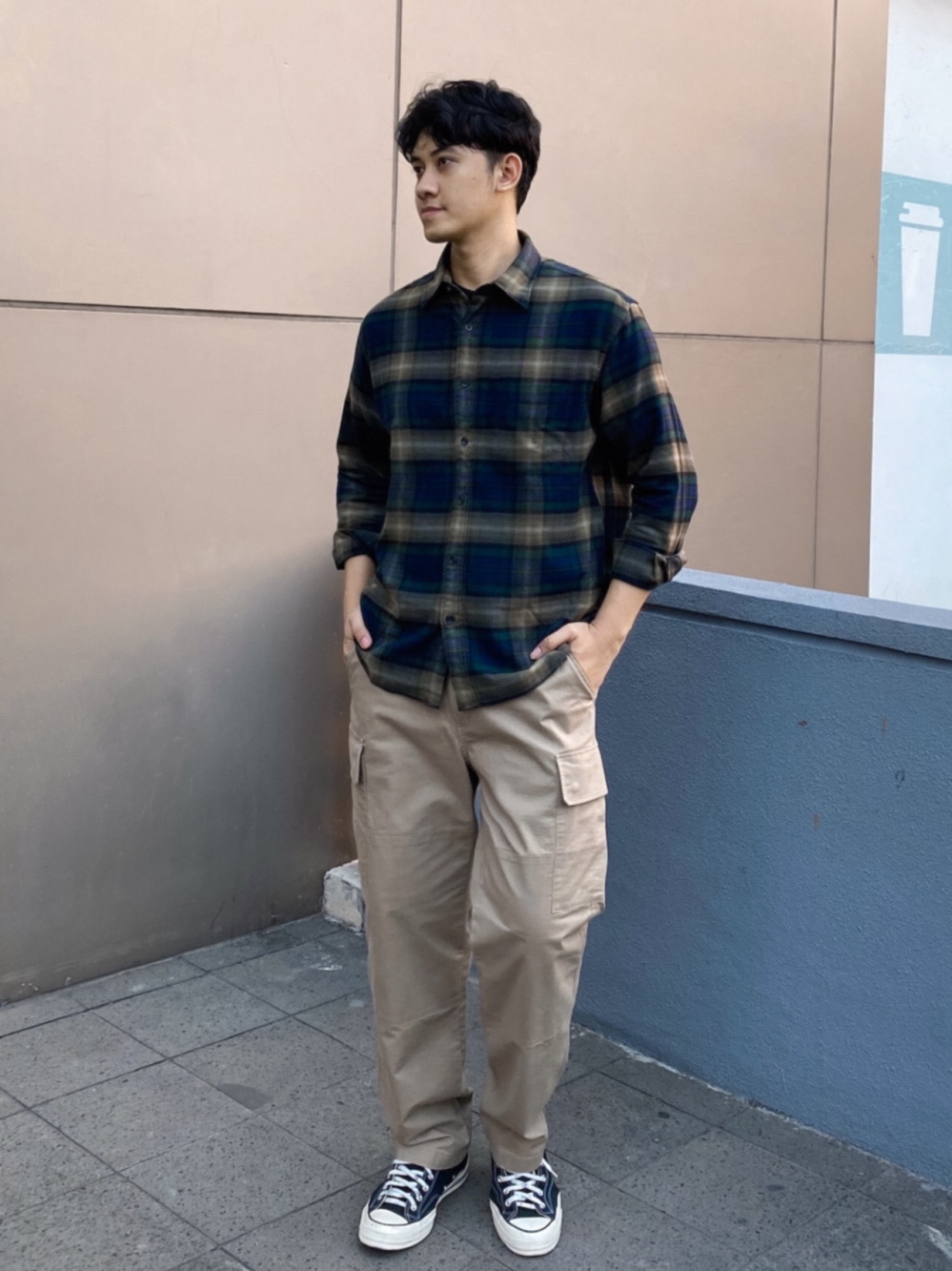 Check styling ideas for「Sweat Long Sleeve Shirt KAWS、Cargo Pants」