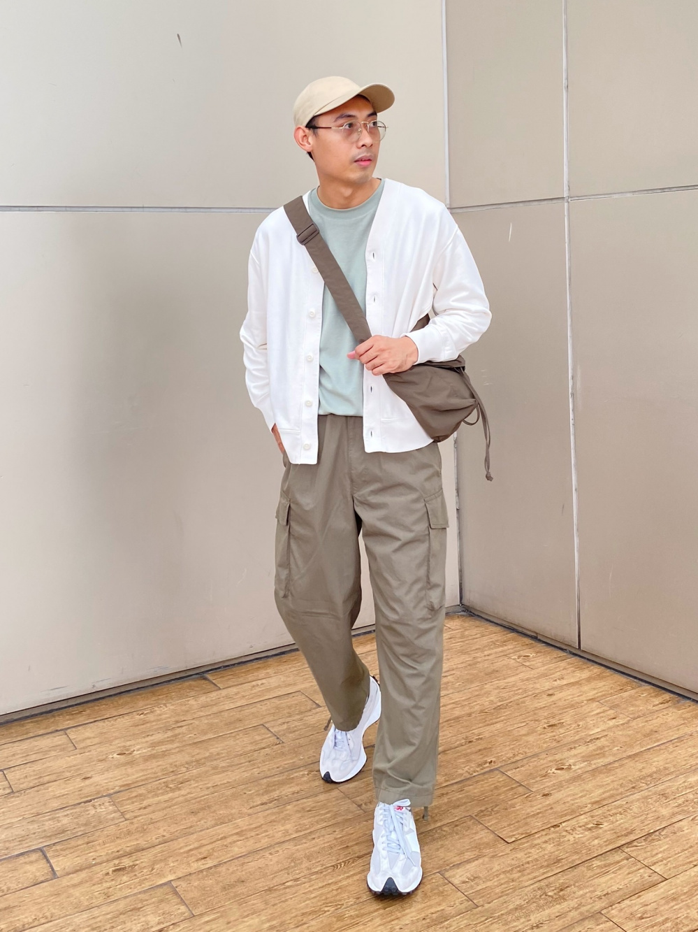 Check styling ideas for「Wide Fit Parachute Cargo Pants、Drawstring  Backpack」
