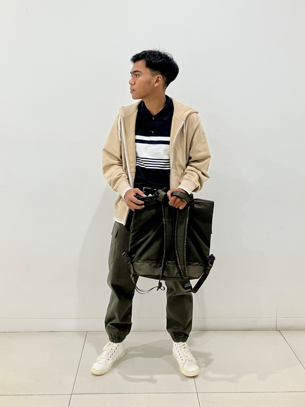 Check styling ideas for「Wide-Fit Pleated Pants、Italian Leather Oiled Belt」