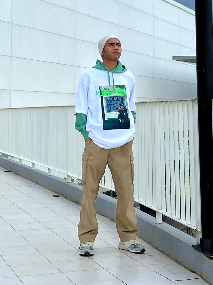 Check styling ideas for「Sweat Pullover Hoodie、Parachute Pants」