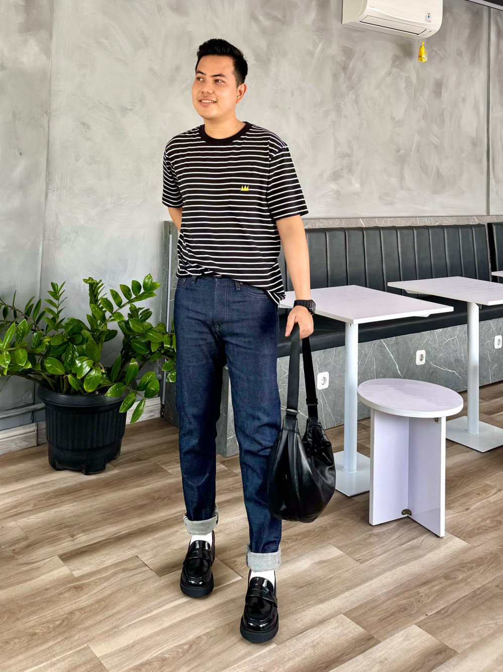 Check styling ideas for Stretch Selvedge Slim Fit Jeans Utility 2Way Bag UNIQLO PH