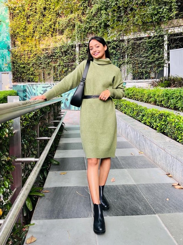 Olive green sales sweater dress outfit