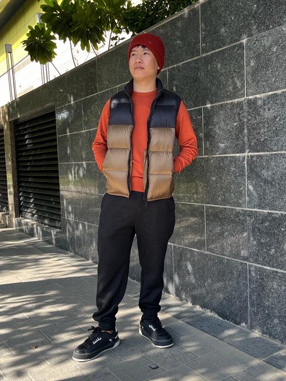 Uniqlo 2024 orange vest