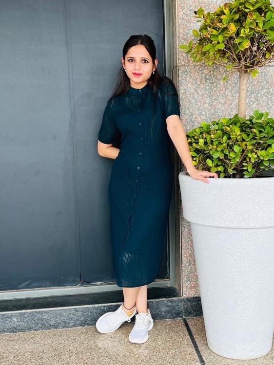 Check styling ideas forLace Knitted Dress| UNIQLO VN