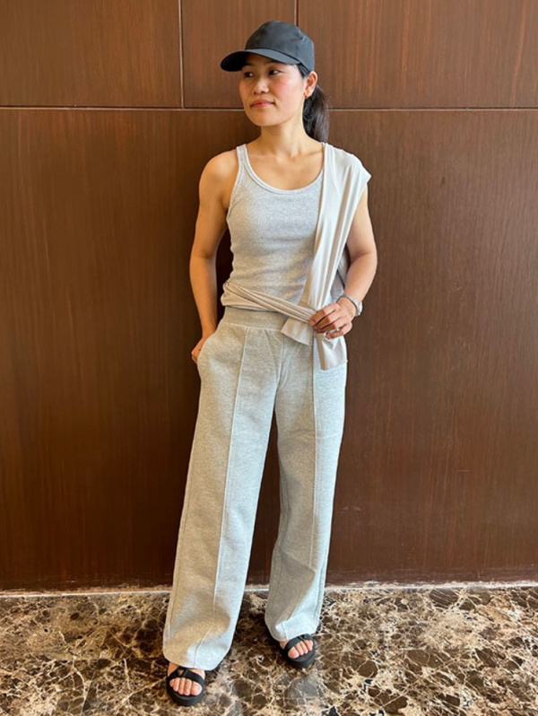 An outfit using Sweat Wide Pants and AIRism UV Protection Full-Zip