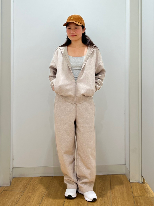 An outfit using Sweat Oversized Full-Zip Hoodie｜UNIQLO IN