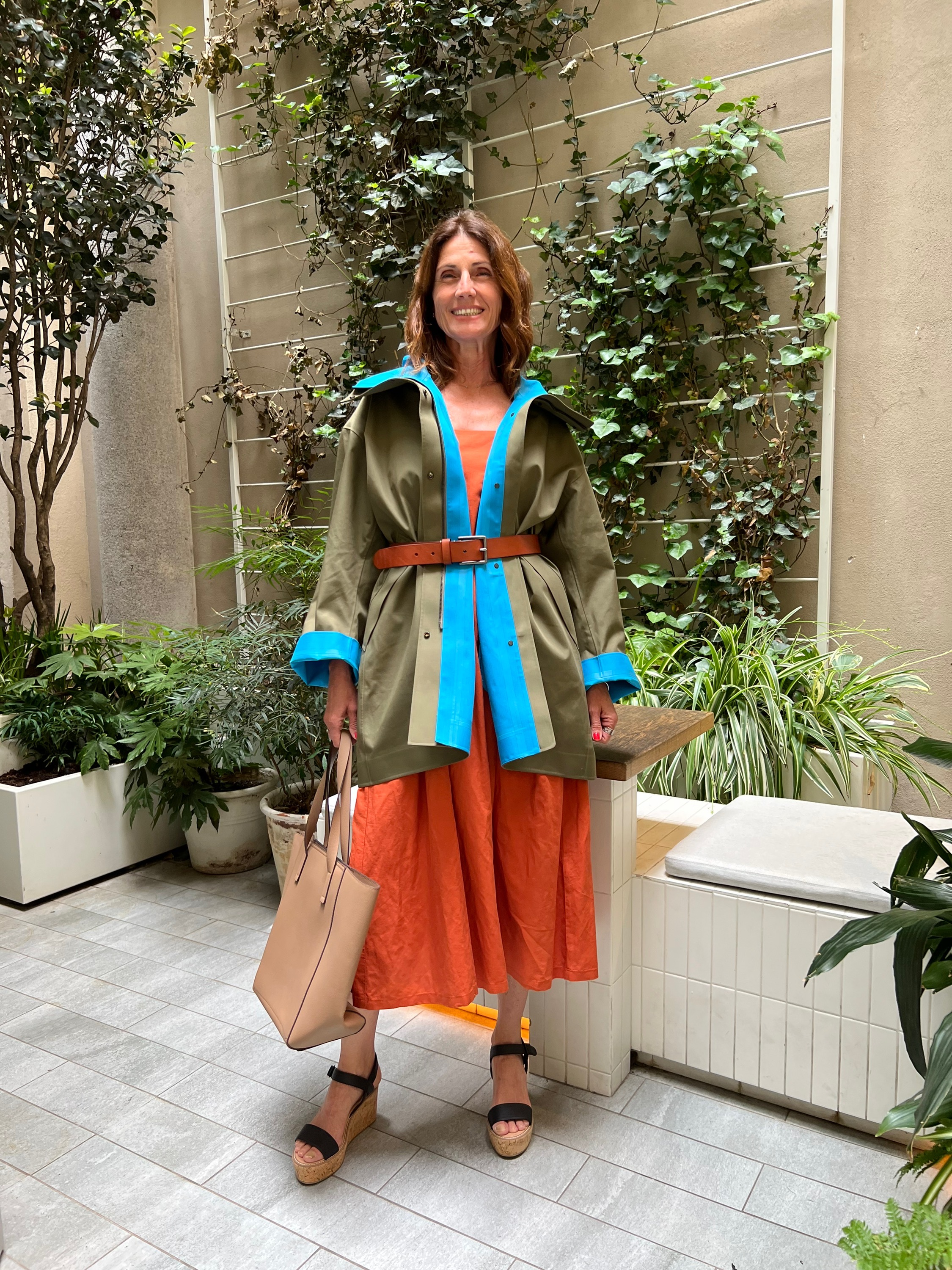 ユニクロ マルニ コラボ ブロックテックハーフコート ネイビーに花柄