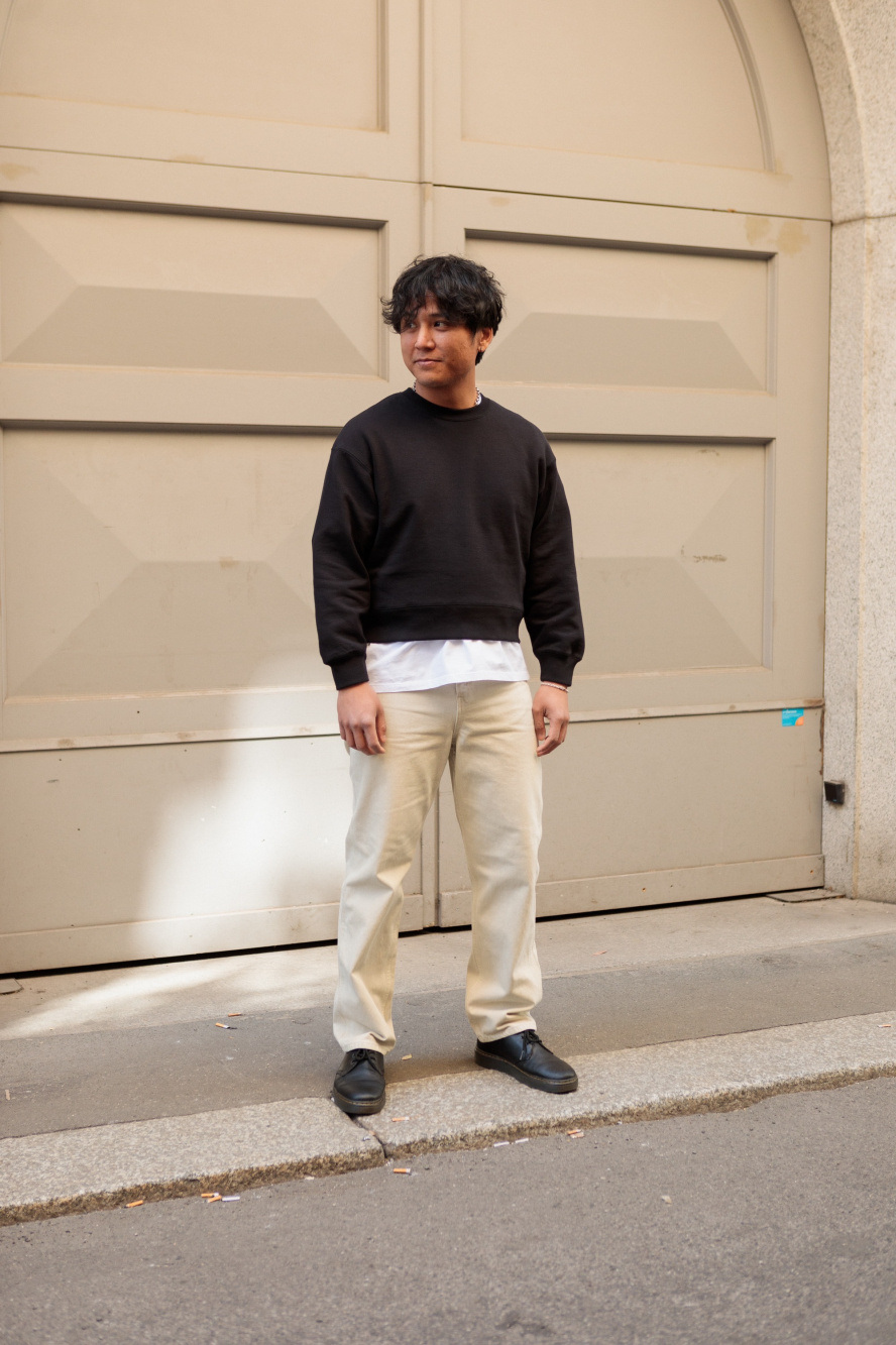 Check styling ideas for「MEN Uniqlo U Crape Wool Crew Neck Sweater、MEN Uniqlo  U Pile Lined Sweat Track Jacket」