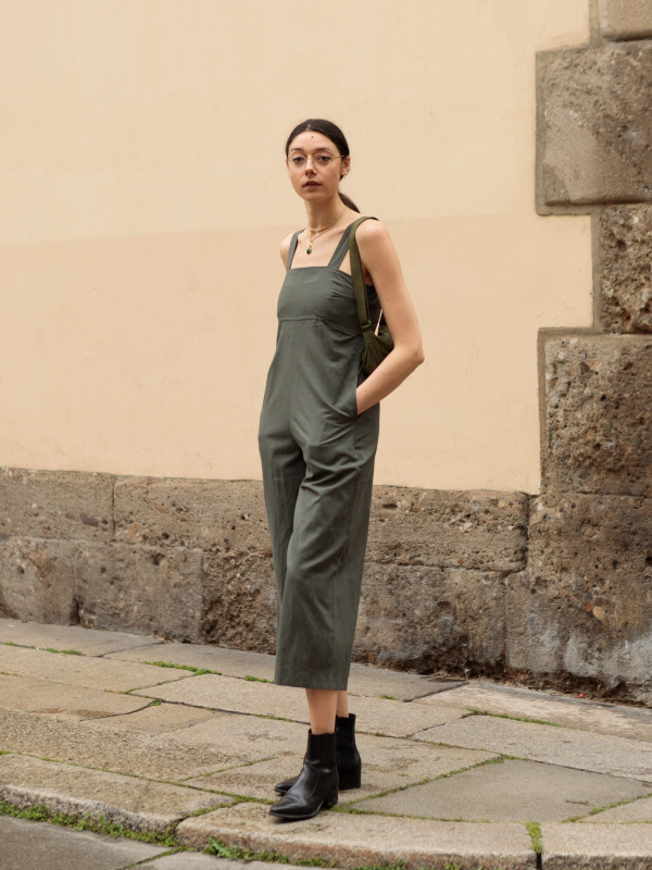 UNIQLO on X: 🛒 SUMMER SALE EVENT 🛒 Stock up + save big on all your  favorite looks, like our Linen-Blend Camisole Jumpsuit – now for less, only  while supplies last:  #