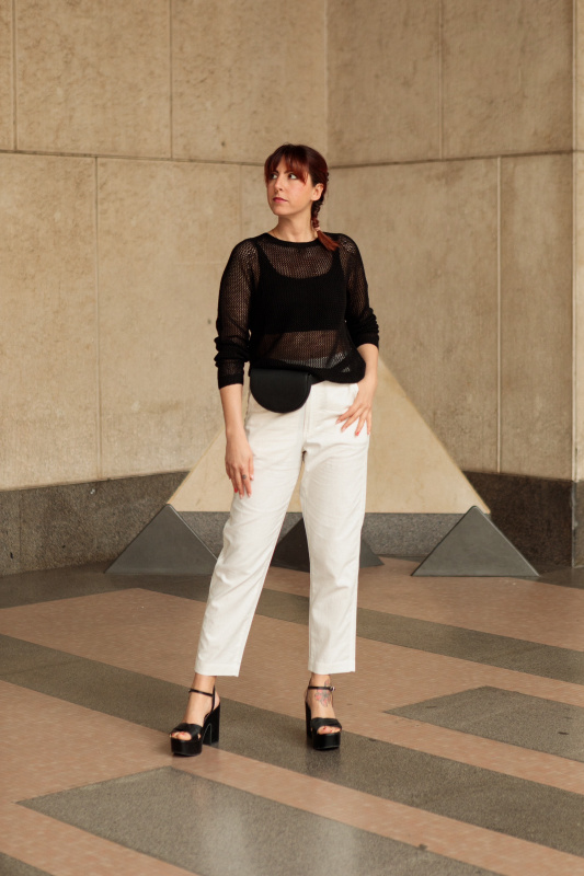 Check styling ideas for「Linen Cotton Tapered Pants、AIRism Cotton Square Neck  Sleeveless Bra Top」