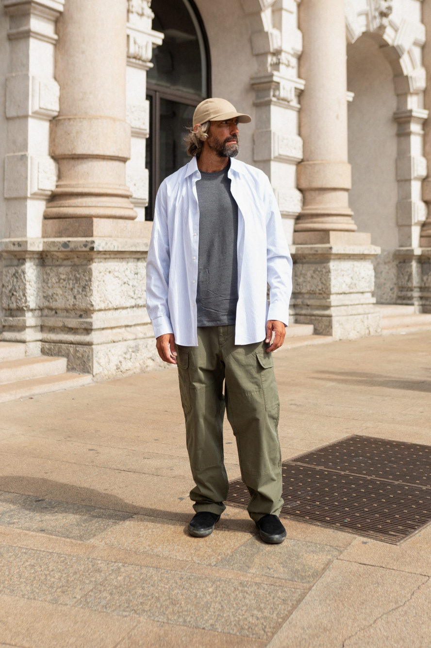 Check styling ideas for「U Crew Neck T-Shirt、Cargo Pants」