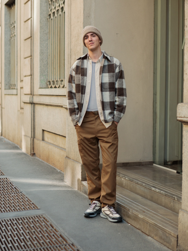 Uniqlo Singapore - Men's Warm Lined Cargo Pants Stay comfortable and cosy  with UNIQLO's range of casual Warm Easy Bottoms that can be worn both  indoors and outdoors. Created based on innovations