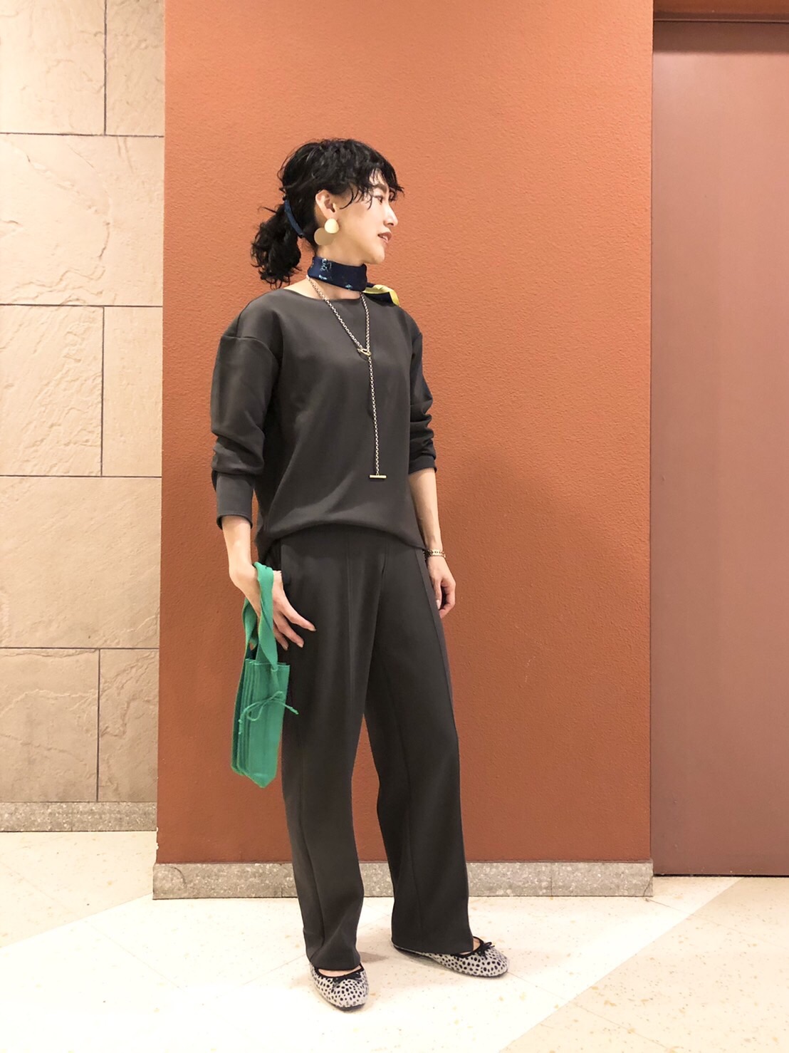 Uniqlo X Sesame Street Sweatshirt/size Xl/grey Colour