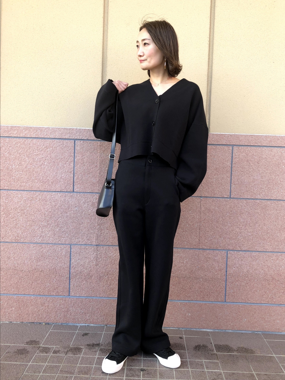 ジャージーリラックスストレートパンツ」の着用コーディネート