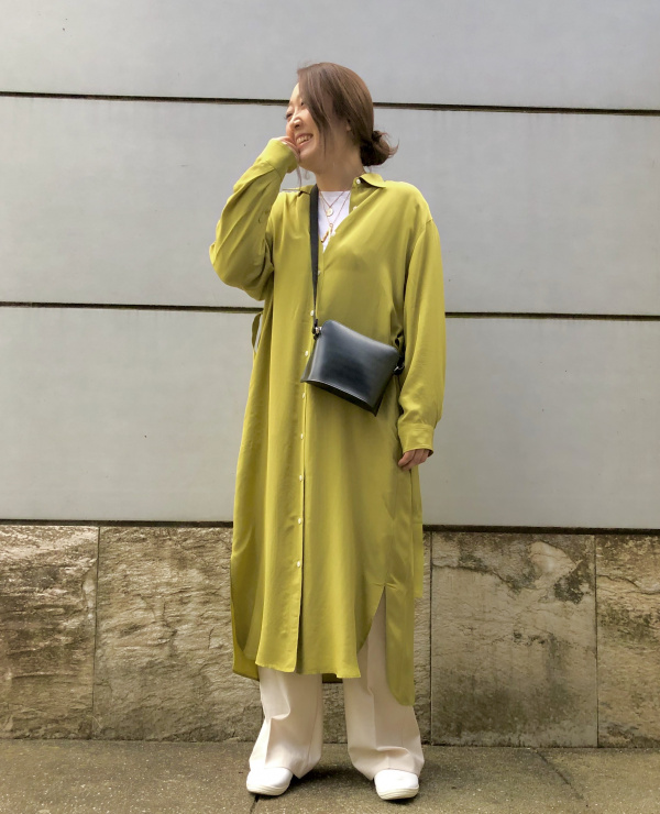 シャイニーレーヨンロングシャツワンピース（長袖）、リラックス 