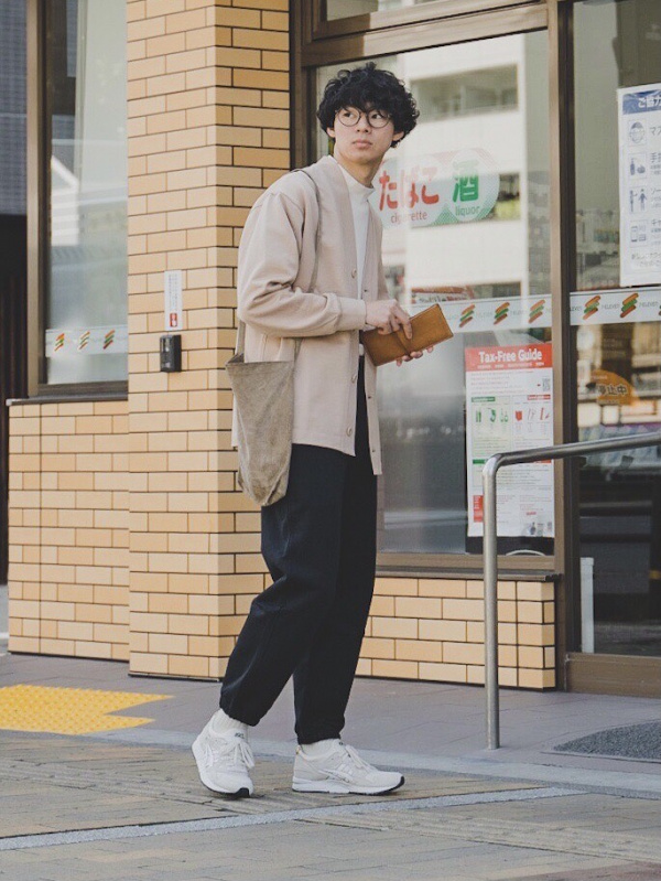 驚きの価格が実現！ ユニクロ メンズ パンツ スラックス M メンズ服 長