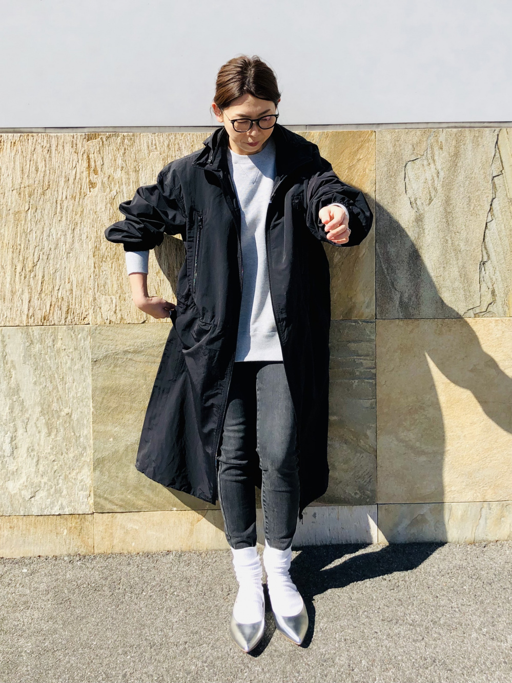 即完売　UNIQLO U ナイロンフーデットコート UNIQLO U ブラック ナイロンM フーデッドコート 春秋 フード収納