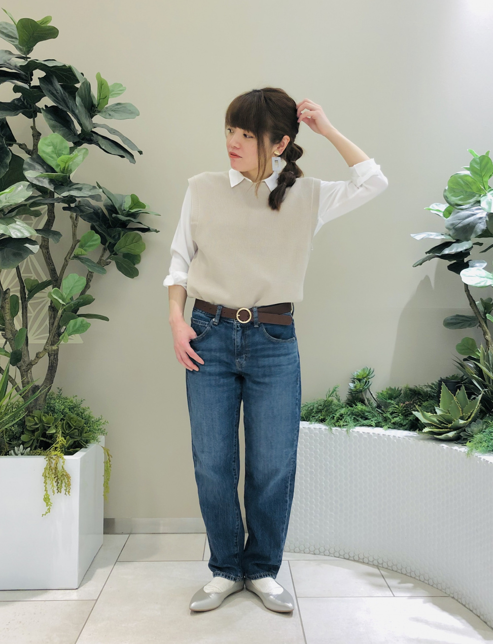 ディズニー ミッキーマウス ミニーマウス アート バイ 吉田ユニ Ut グラフィックtシャツ 半袖 リラックスフィット リラックステーパードアンクルジーンズ 丈標準68cm の着用コーディネート ユニクロ