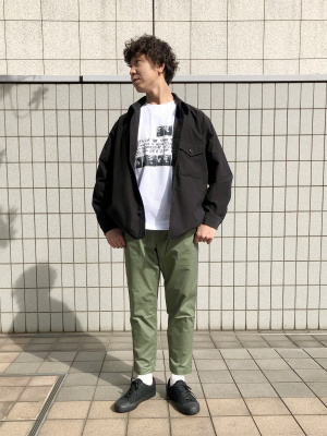 すみれ　UNIQLO ジャージースーツ上下（ブラック）とホワイトシャツ3点 ブラッシュドジャージーシャツジャケット セットアップ可能