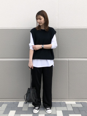 ユニクロ公式 | サテンドレープストレートパンツ