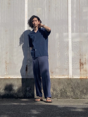 ユニクロ公式 | サテンリラックスストレートパンツ（丈長め69～71cm）