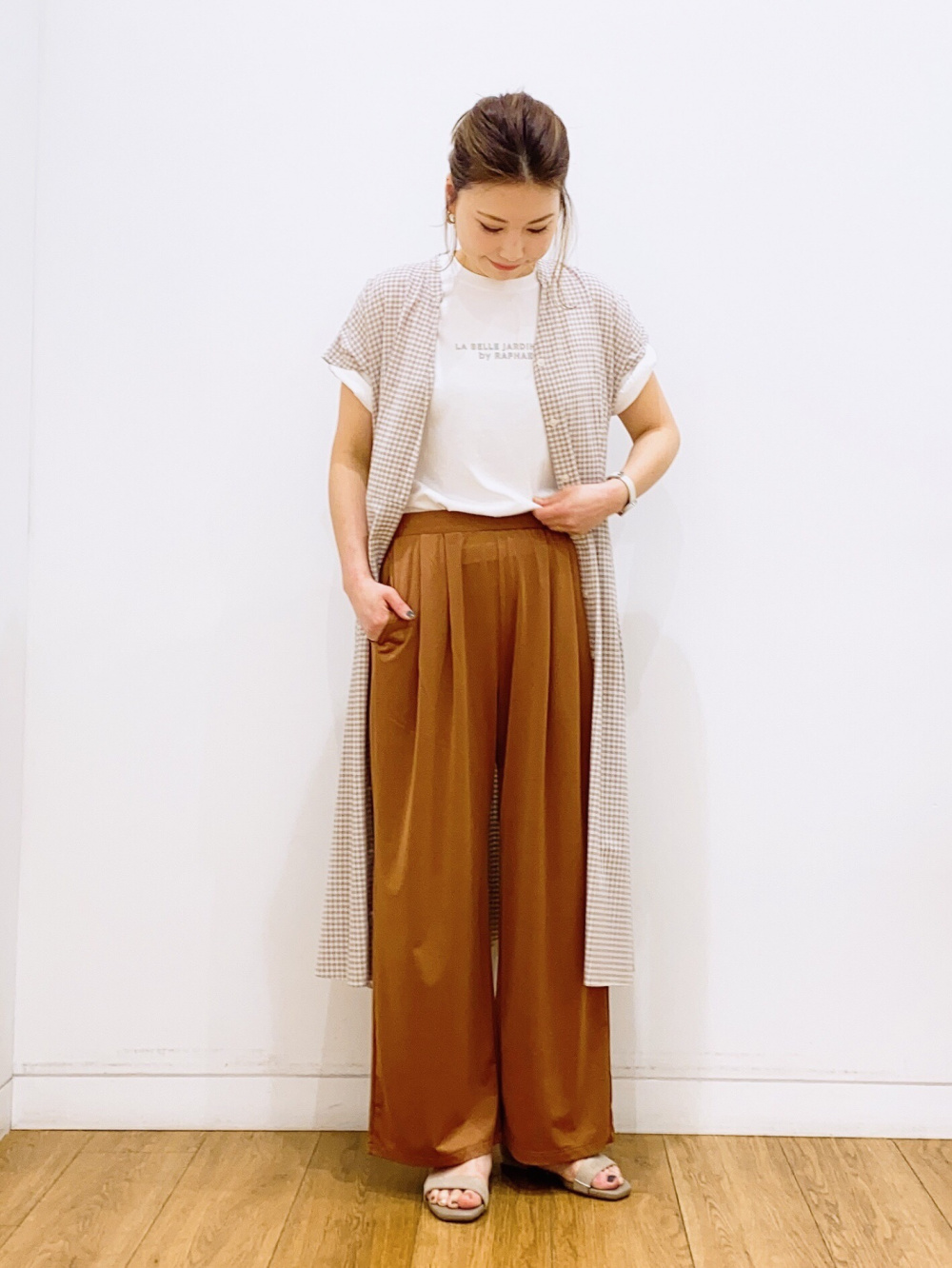 レーヨンローンフレアワンピース 半袖 ルーヴル美術館 ブロッサム オブ ダイバーシティ Ut グラフィックtシャツ 半袖 リラックスフィット の着用コーディネート ユニクロ