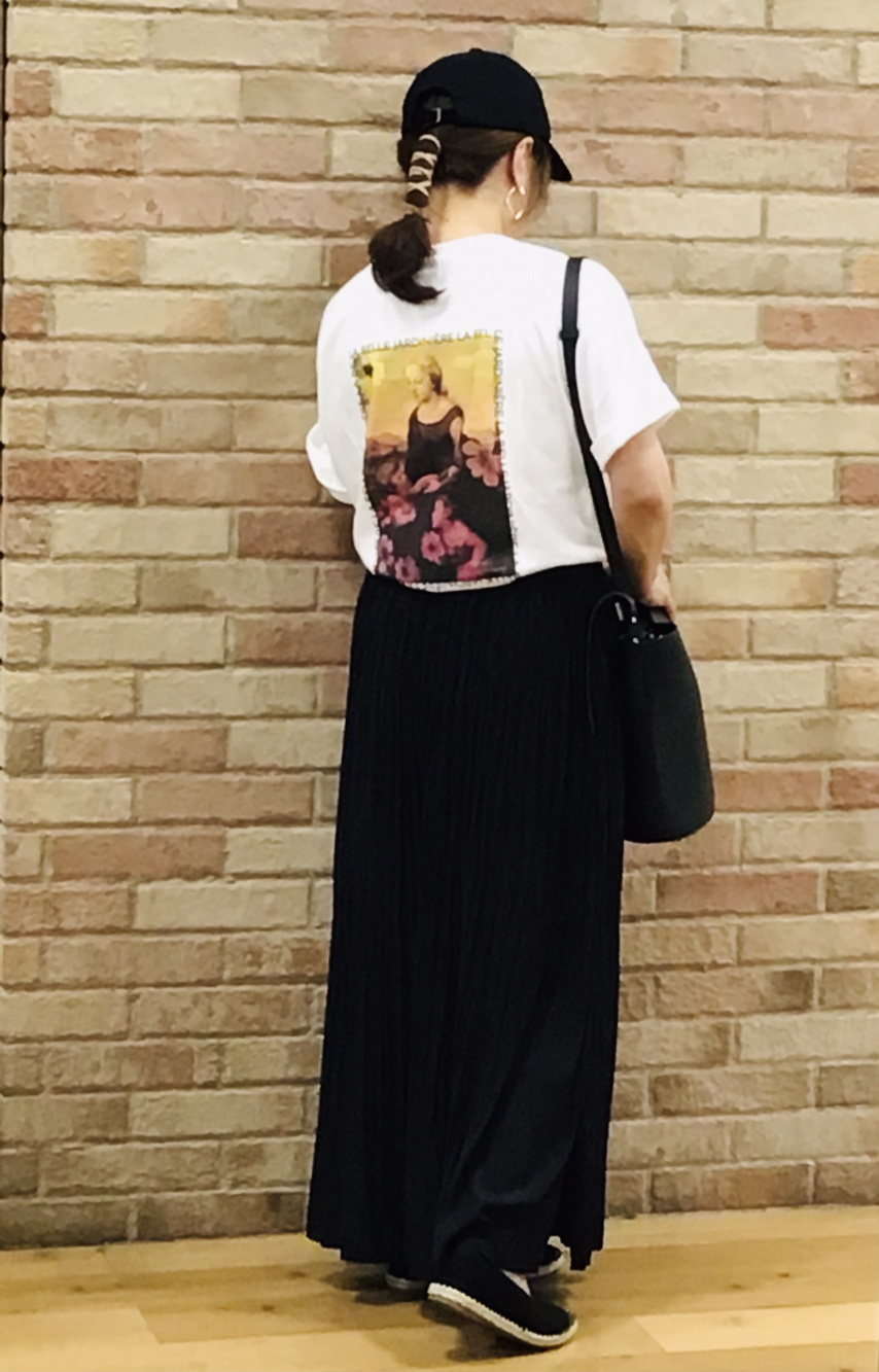 レーヨンローンフレアワンピース 半袖 ルーヴル美術館 ブロッサム オブ ダイバーシティ Ut グラフィックtシャツ 半袖 リラックスフィット の着用コーディネート ユニクロ