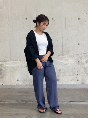 ユニクロ公式 | サテンドレープストレートパンツ