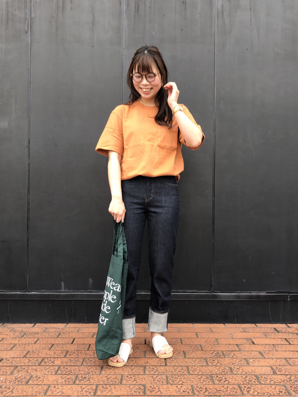 Check styling ideas for「Slim Straight High-Rise Jeans」| UNIQLO US