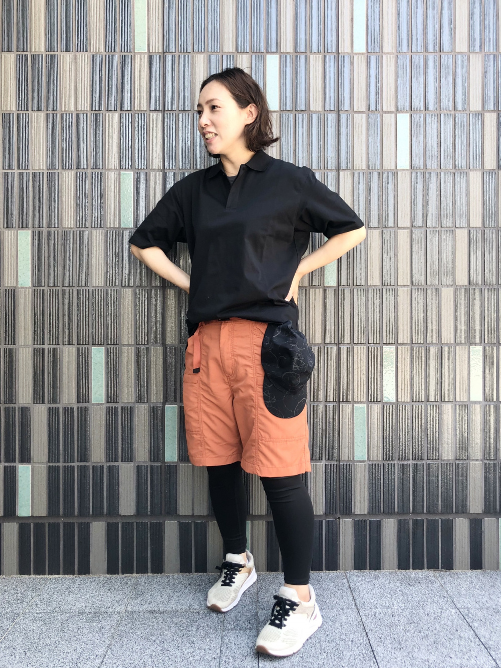 エアリズムシームレスvネックロングt 半袖 ラグランスリーブtシャツ 5分袖 の着用コーディネート ユニクロ