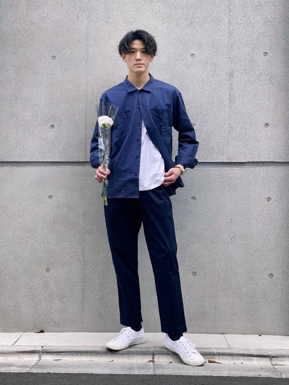 Check styling ideas for「Cotton Relaxed Ankle Pants」| UNIQLO US
