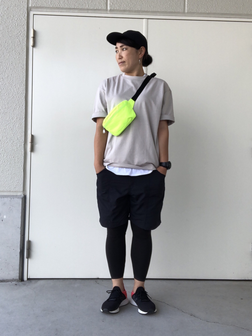 Check styling ideas for「U AIRism Cotton Oversized Crew Neck Half-Sleeve  T-Shirt (2020 Edition)、Sweat Shorts」