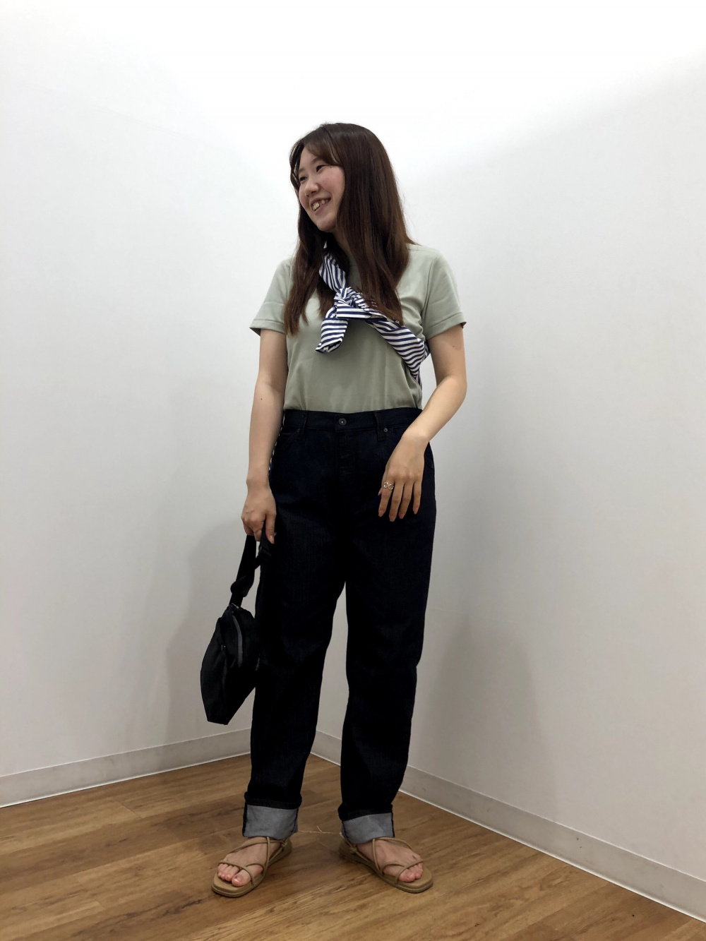 Check styling ideas for「Mini Short-Sleeve T-Shirt、Baggy Jeans」