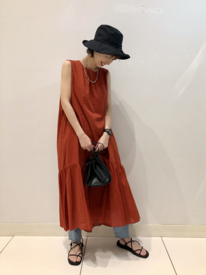 ▲コーティング加工品▲ 「ラ・ヴェイユーズ」 100点の偉大な傑作集 ユニクロ公式 | UVカットアジャスタブルワイドブリムハット