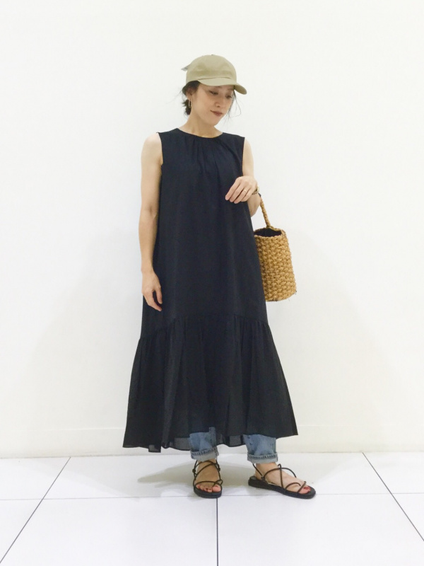 ユニクロ　カタログ　terry richardson Sanomai | Today'sCoordinate🖤🤍 UNIQLOで990円だったホルター