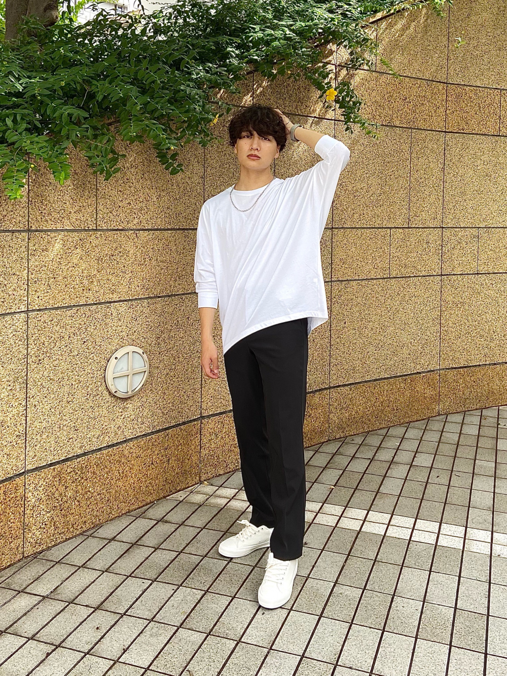アニメ 鬼滅の刃 Ut グラフィックtシャツ 冨岡 半袖 リラックスフィット スマートスリムストレートパンツ 2wayストレッチ 丈標準70 72cm の着用コーディネート ユニクロ