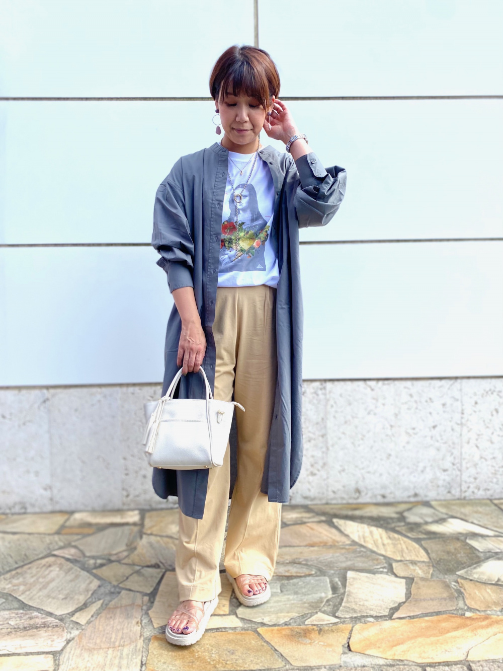 コットンギャザーロングシャツワンピース 長袖 ルーヴル美術館 ブロッサム オブ ダイバーシティ Ut グラフィックtシャツ 半袖 リラックスフィット の着用コーディネート ユニクロ