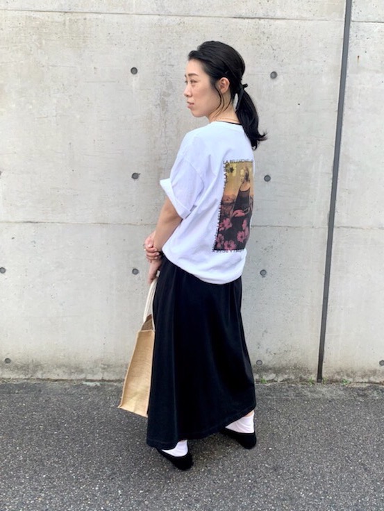 エアリズムコットンaラインロングワンピース 半袖 ルーヴル美術館 ブロッサム オブ ダイバーシティ Ut グラフィックtシャツ 半袖 リラックスフィット の着用コーディネート ユニクロ