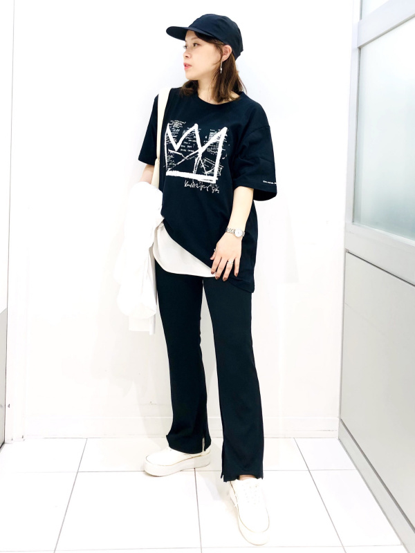 ユニクロ　カタログ　terry richardson Sanomai | Today'sCoordinate🖤🤍 UNIQLOで990円だったホルター