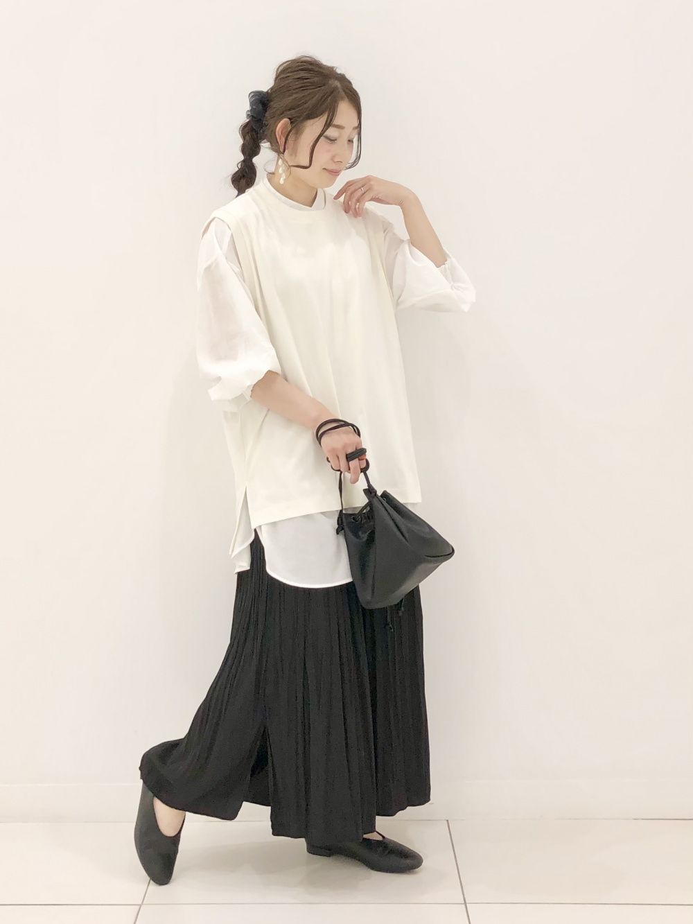 Check styling ideas for「Open Collar Short-Sleeve Shirt、Satin