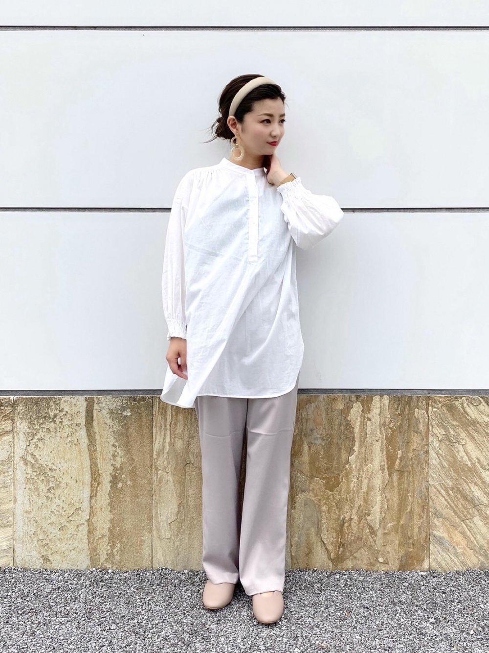 Check styling ideas for「Satin Relaxed Straight Pants」| UNIQLO US